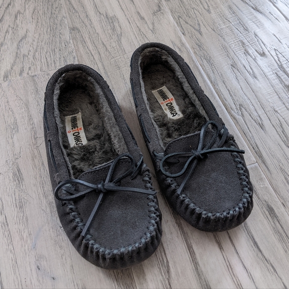 Minnetonka Moccasins - Picture 4 of 9